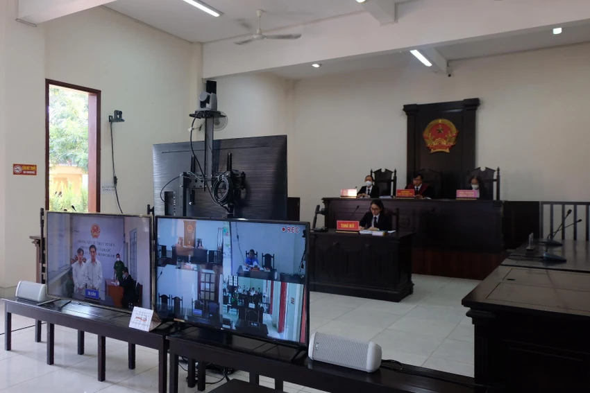 TAND huyện Bình Chánh lần đầu xét xử theo hình thức trực tuyến. Ảnh: NT TAND huyện Bình Chánh lần đầu xét xử theo hình thức trực tuyến. Ảnh: NT