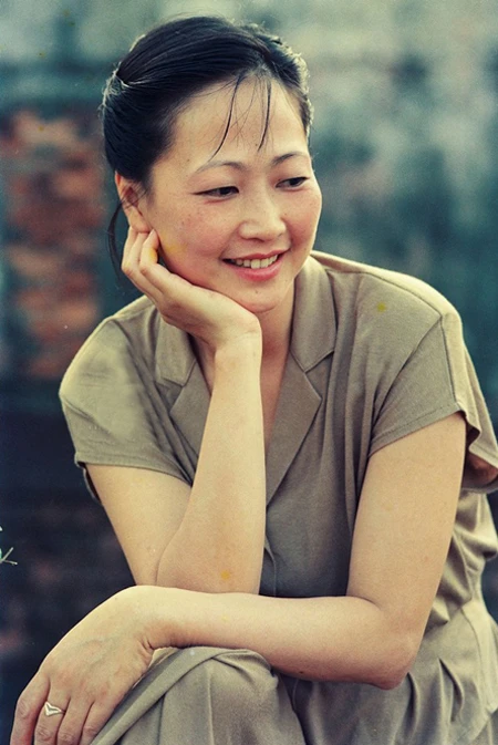 NSND Như Quỳnh nổi tiếng vớiĐến hẹn lại lên, Hà Nội mùa chim làm tổ... Chị mang nét đẹp nền nã, nhẹ nhàng của phụ nữ xưa. Không chỉ gắn bó với các bộ phim trong nước, NSND Như Quỳnh còn được các đạo diễn nước ngoài yêu thích. Nhu-Quynh-3491-1398229739.jpg