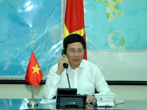 Bộ trưởng Ngoại giao điện đàm với người đồng cấp Liên bang Nga ảnh 1