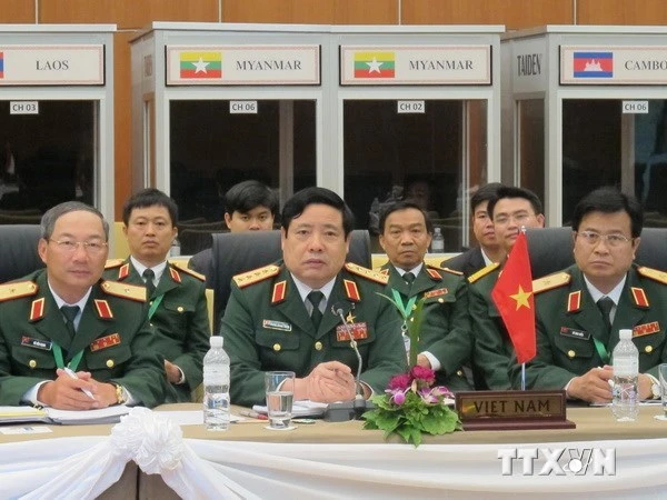 Bộ trưởng Quốc phòng lý giải việc VN hết sức kiềm chế trong vụ giàn khoan trái phép ảnh 1 Bộ trưởng Quốc phòng lý giải việc VN hết sức kiềm chế trong vụ giàn khoan trái phép ảnh 1