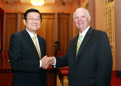 Chủ tịch nước Trương Tấn Sang tiếp Thượng nghị sỹ Benjamin Cardin (Ảnh:TTXVN) Chủ tịch nước Trương Tấn Sang tiếp Thượng nghị sỹ Benjamin Cardin (Ảnh:TTXVN)