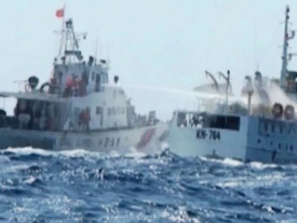 Trung Quốc giảm 5 tàu hiện diện tại khu vực giàn khoan trái phép ảnh 2 Trung Quốc giảm 5 tàu hiện diện tại khu vực giàn khoan trái phép ảnh 2