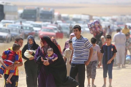 Hàng trăm nghìn người tháo chạy khỏi Mosul. Ảnh: Getty Images Hàng trăm nghìn người tháo chạy khỏi Mosul. Ảnh: Getty Images