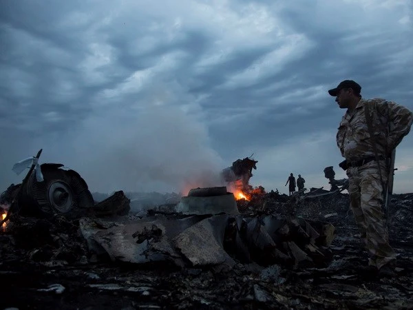 Hai máy bay tiêm kích Ukraine áp sát MH17 trước khi MH17 bị rơi ảnh 1 Hai máy bay tiêm kích Ukraine áp sát MH17 trước khi MH17 bị rơi ảnh 1
