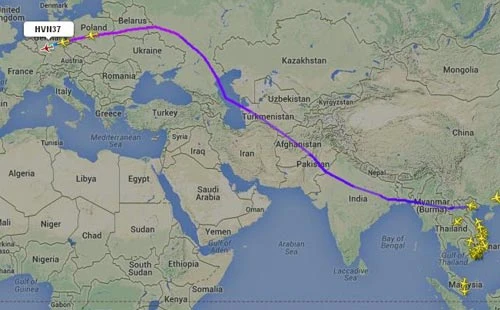 Ba chuyến bay của Vietnam Airlines đi Paris, Frankfurt sáng nay đều chung lộ trình đi qua Belarus, tránh không phận Ukraine. Ảnh:Flighradar24 HVN-37-full-9920-1405939068.jpg