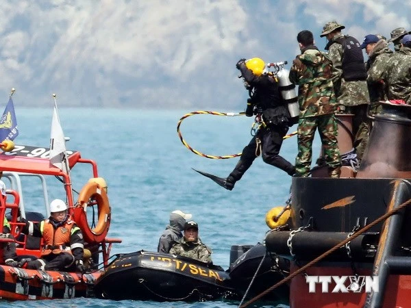Tìm thấy thi thể của chủ phà SEWOL sau nhiều tháng truy nã ảnh 1