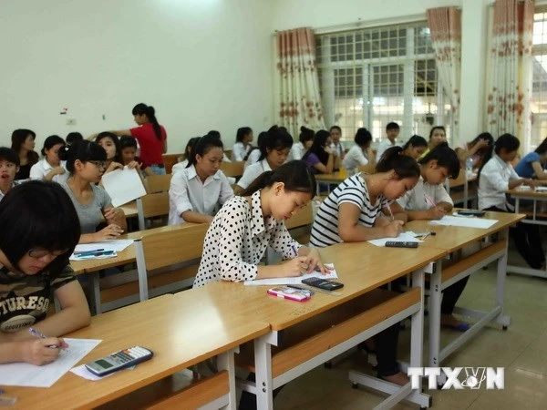 Ngả mũ trước nữ sinh mồ côi cha mẹ thủ khoa khối C với 27 điểm ảnh 1