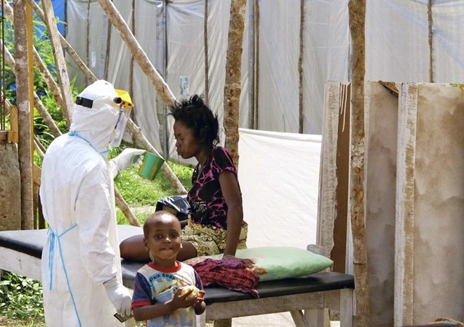 Chùm ảnh đại dịch khủng khiếp Ebola đang đe dọa cả thế giới ảnh 4
