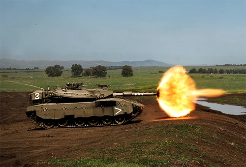 Merkava Mark 4 vừa là biểu tượng sức mạnh quốc phòng nội địa, vừa là một dòng xe tăng được "nội địa hóa" khả năng tác chiến tốt nhất thế giới. Hỏa lực đa dạng cũng là một thế mạnh của Merkava. Dù được tối ưu cho khả năng tác chiến đô thị, nhưng môi trường chiến đấu này vẫn là...ác mộng đối với xe tăng nói chung và Merkava nói riêng. Merkava Mark 4 vừa là biểu tượng sức mạnh quốc phòng nội địa, vừa là một dòng xe tăng được "nội địa hóa" khả năng tác chiến tốt nhất thế giới. Hỏa lực đa dạng cũng là một thế mạnh của Merkava. Dù được tối ưu cho khả năng tác chiến đô thị, nhưng môi trường chiến đấu này vẫn là...ác mộng đối với xe tăng nói chung và Merkava nói riêng.