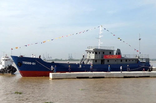 Tàu trinh sát 500 CV vừa được hạ thủy sáng nay. Ảnh:Văn Dưỡng. tau-cv1-1451-1412138336.jpg