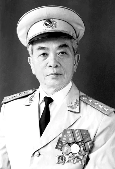 Đại tướng Võ Nguyên Giáp, Người Anh Cả của LLVT nhân dân Việt Nam. Đại tướng Võ Nguyên Giáp, Người Anh Cả của LLVT nhân dân Việt Nam.