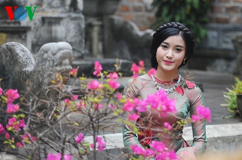 Ngắm nhan sắc Á hậu Huyền My trong áo dài nền nã ảnh 12 Ngắm nhan sắc Á hậu Huyền My trong áo dài nền nã ảnh 12