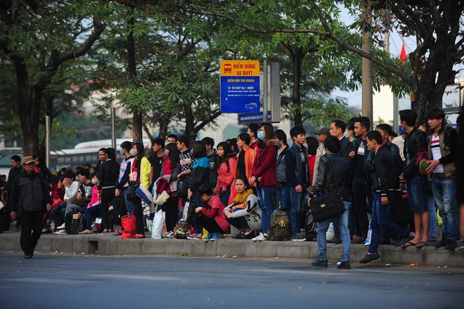 Cửa ngõ Hà Nội, TP.HCM ùn ứ khi người dân trở lại sau kỳ nghỉ ảnh 5 Cửa ngõ Hà Nội, TP.HCM ùn ứ khi người dân trở lại sau kỳ nghỉ ảnh 5