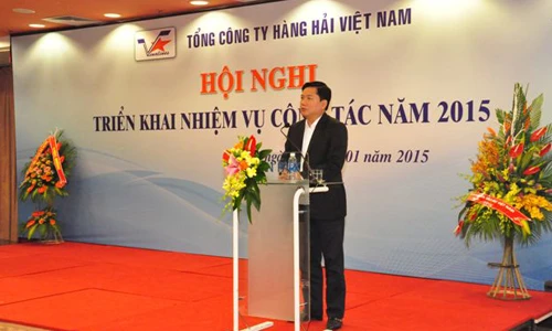 Bộ trưởng Đinh La Thăng cho rằng chính sách đãi ngộ đối với người lao động là vấn đề quan trọng đối với các doanh nghiệp Nhà nước đang chuyển đổi hiện nay. Ảnh:H.T bo-truong-1-9114-1421311267.jpg