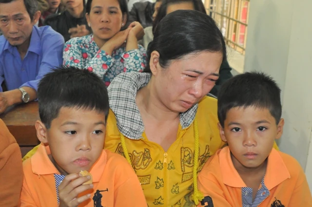 Hối hận, thứ tha và nước mắt trong một phiên tòa đặc biệt... ảnh 6 Hối hận, thứ tha và nước mắt trong một phiên tòa đặc biệt... ảnh 6