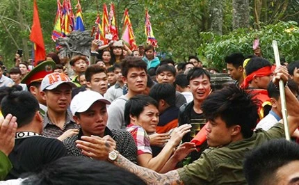 Công an lên tiếng về vụ 'hỗn chiến' tại hội Gióng ảnh 1 Công an lên tiếng về vụ 'hỗn chiến' tại hội Gióng ảnh 1