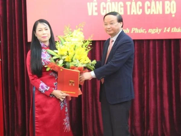 Trao quyết định của Bộ Chính trị về nhân sự ảnh 2