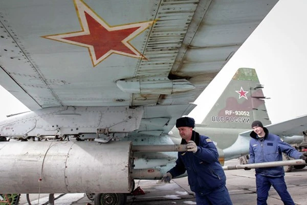 Nhìn gần cường kích Su-25SM Nga tập trận ở Viễn Đông ảnh 2