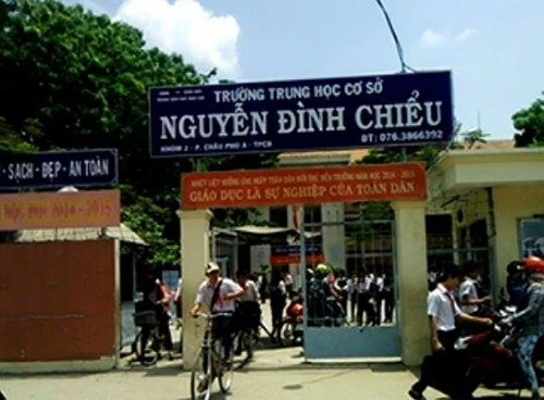 Trưởng THCS Nguyễn Đình Chiểu. Ảnh:Cửu Long. nu-lop-truong-3963-1428138674.jpg