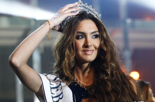 Lebanon Nếu muốn chiêm ngưỡng dung nhan những phụ nữ Arab xinh đẹp, bạn đừng bỏ qua Lebanon. Dáng vẻ mảnh mai, đường cong quyến rũ, làn da rám nắng của phụ nữ có thể chưa đủ để thu hút bạn nhưng chắc chắn đôi mắt họ sẽ khiến không ít người phải xao xuyến. 8-2722-1428380726.jpg