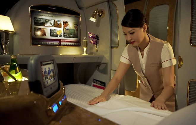Khoang hạng nhất dát vàng trên máy bay Emirates ảnh 8 Khoang hạng nhất dát vàng trên máy bay Emirates ảnh 8