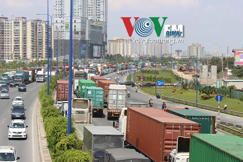 Cửa ngõ Sài Gòn kẹt xe khủng khiếp, kéo dài trong nhiều giờ ảnh 14 Cửa ngõ Sài Gòn kẹt xe khủng khiếp, kéo dài trong nhiều giờ ảnh 14