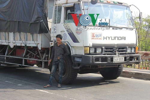 Cửa ngõ Sài Gòn kẹt xe khủng khiếp, kéo dài trong nhiều giờ ảnh 6 Cửa ngõ Sài Gòn kẹt xe khủng khiếp, kéo dài trong nhiều giờ ảnh 6