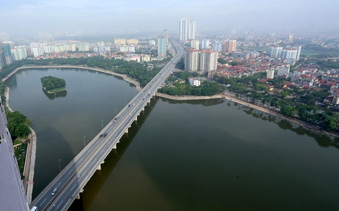 Rác thải tràn mặt hồ bán đảo đẹp nhất thủ đô ảnh 10 Rác thải tràn mặt hồ bán đảo đẹp nhất thủ đô ảnh 10