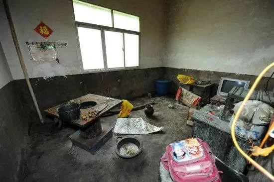 Trung Quốc: Bi thảm 4 anh em ruột uống thuốc sâu tự sát ảnh 1