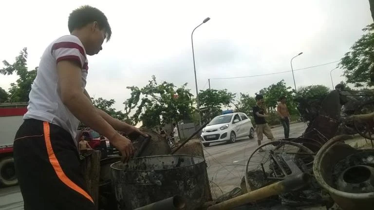 Cháy khủng khiếp trong đêm ở khu lán công nhân, 4.000 người tháo chạy ảnh 14 Cháy khủng khiếp trong đêm ở khu lán công nhân, 4.000 người tháo chạy ảnh 14