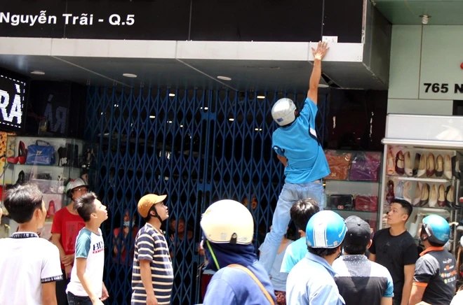'Đội quân' giựt cô hồn chuyên nghiệp gây náo loạn Sài Gòn ảnh 7 'Đội quân' giựt cô hồn chuyên nghiệp gây náo loạn Sài Gòn ảnh 7