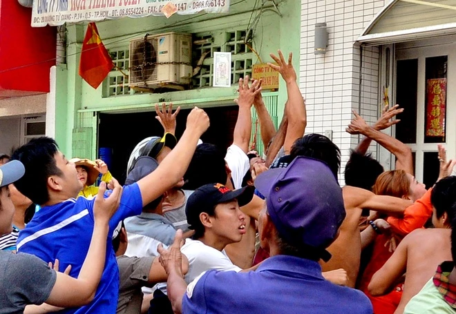 'Đội quân' giựt cô hồn chuyên nghiệp gây náo loạn Sài Gòn ảnh 5 'Đội quân' giựt cô hồn chuyên nghiệp gây náo loạn Sài Gòn ảnh 5