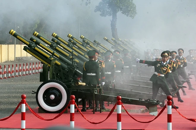 Chùm ảnh: 21 phát đại bác vang lên trong ngày Quốc khánh ảnh 13