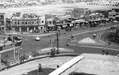 Ngã tư Bảy Hiền trước 1975, nơi đây có một nghĩa trang lớn của người Pháp nhưng sau này được di dời. Ảnh:S.T Bay-hien-ok.jpg