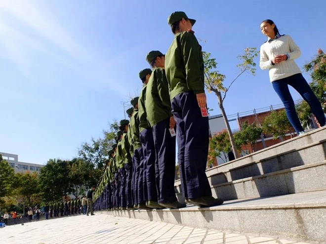 'Toát mồ hôi' với lớp học quốc phòng của sinh viên Trung Quốc ảnh 5 'Toát mồ hôi' với lớp học quốc phòng của sinh viên Trung Quốc ảnh 5