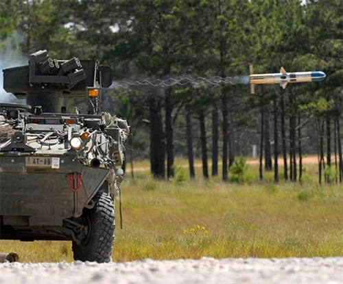 Tổ hợp tên lửa chống tăng TOW đặt trên xe bọc thép Stryker