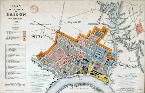Bản đồ người Pháp vẽ năm 1878, Sài Gòn tập trung chủ yếu hai bên đường Impériale (nay là Hai Bà Trưng) về phía rạch Thị Nghè và từ đường Chasseloup Laubat (nay là Nguyễn Thị Minh Khai) về hướng sông Sài Gòn và rạch Bến Nghé. Phía còn lại của hai con đường này là ranh giới của một khu vực rộng lớn gần như không có người ở, được họ đặt tên là Đồng Mả Mồ (Đồng Tập Trận). bi-n-mo-chon-tap-the-lon-nhat-sai-gon