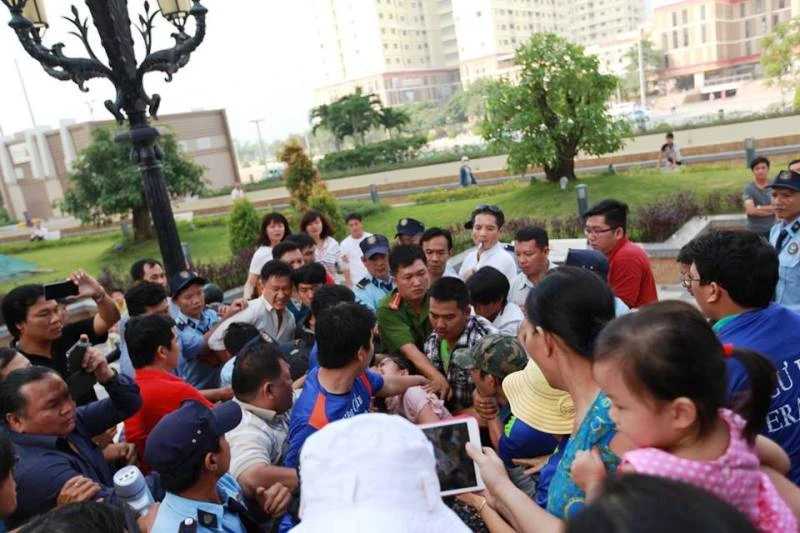 Kết luận của phường về vụ xô xát tại chung cư Era Town ảnh 2 Kết luận của phường về vụ xô xát tại chung cư Era Town ảnh 2