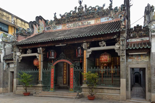 Chùa Bà Thiên Hậu, ngôi chùa cổ nhất ở vùng Chợ Lớn. Ảnh:Panoramio 5-ngoi-chua-co-nhat-sai-gon-3
