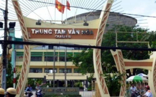 Vị trí sòng bạc Đại Thế Giới nay là Trung tâm Văn hóa quận 5. Ảnh:Đ.X dai-the-gioi-noi-hoi-tu-dan-an-choi-bac-nhat-sai-gon-xua-1