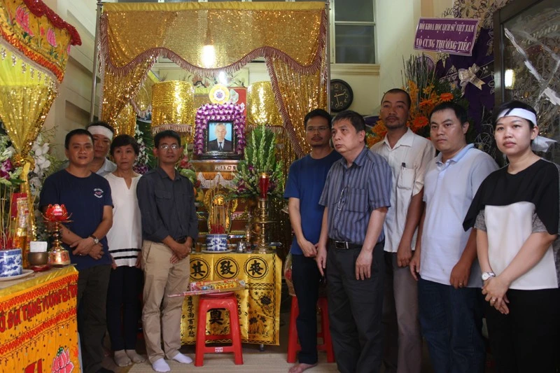 Giới nghiên cứu thương tiếc nhà sử học Tạ Chí Đại Trường ảnh 1 Giới nghiên cứu thương tiếc nhà sử học Tạ Chí Đại Trường ảnh 1