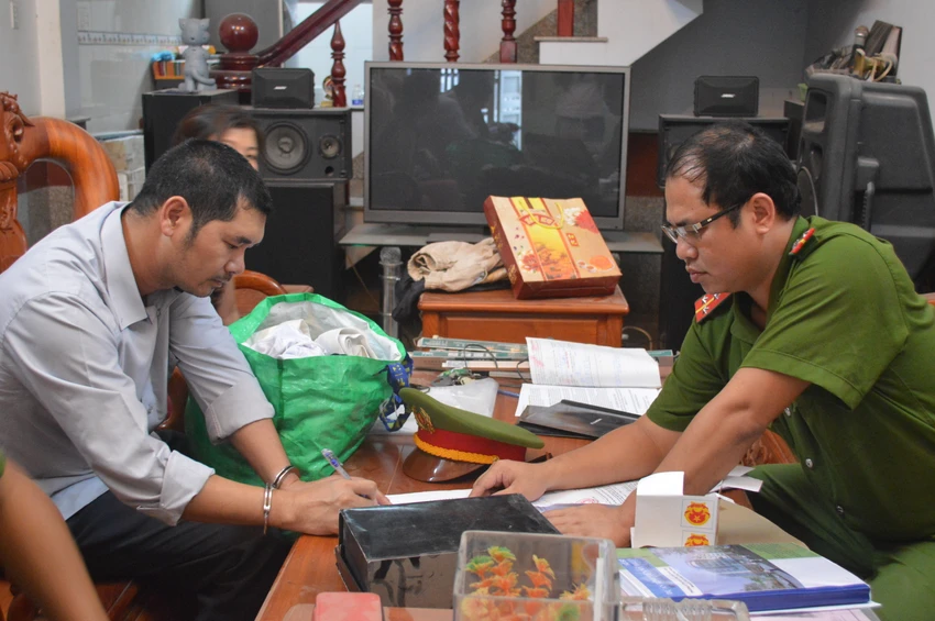 Tin thêm về vụ dùng công lệnh giả của Thủ tướng 'hù' CSGT ảnh 1 Tin thêm về vụ dùng công lệnh giả của Thủ tướng 'hù' CSGT ảnh 1