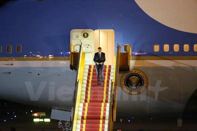 Chuyên cơ chở Tổng thống Obama đã đáp xuống sân bay Nội Bài ảnh 3