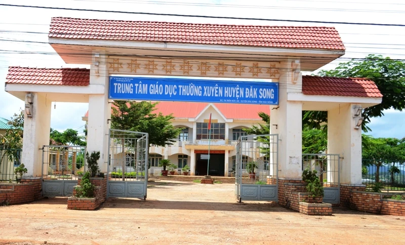 Chỉ đạo làm giả học bạ