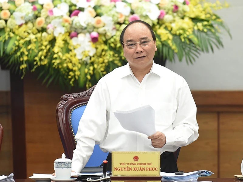 Thủ tướng Nguyễn Xuân Phúc đề nghị các địa phương, các cấp, các ngành phải đồng tâm, hiệp lực, chung sức, chung lòng vượt qua giai đoạn ngân sách khó khăn hiện nay - Ảnh: VGP/Quang Hiếu Thủ tướng Nguyễn Xuân Phúc đề nghị các địa phương, các cấp, các ngành phải đồng tâm, hiệp lực, chung sức, chung lòng vượt qua giai đoạn ngân sách khó khăn hiện nay - Ảnh: VGP/Quang Hiếu