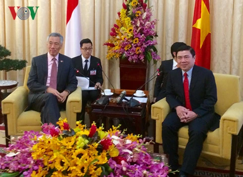chủ tịch ubnd tphcm hội kiến thủ tướng singapore lý hiển long hình 2 chu tich ubnd tphcm hoi kien thu tuong singapore ly hien long hinh 2