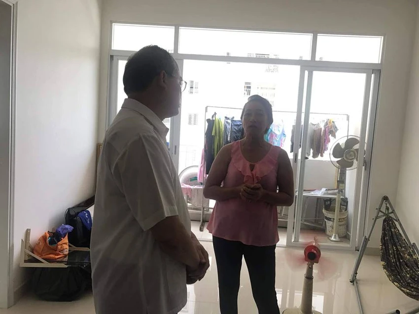 Bí thư Nguyễn Thiện Nhân đến thăm người dân Thủ Thiêm ảnh 3 Bí thư Nguyễn Thiện Nhân đến thăm người dân Thủ Thiêm ảnh 3