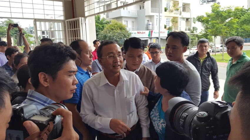 Bí thư Nguyễn Thiện Nhân đến thăm người dân Thủ Thiêm ảnh 2 Bí thư Nguyễn Thiện Nhân đến thăm người dân Thủ Thiêm ảnh 2