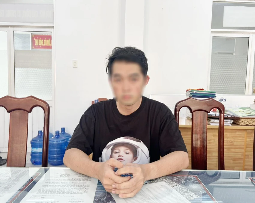 Trương Quang Anh Đức-nghi can lừa đảo hàng trăm sinh viên ở Cần Thơ. Ảnh: CACC Trương Quang Anh Đức-nghi can lừa đảo hàng trăm sinh viên ở Cần Thơ. Ảnh: CACC