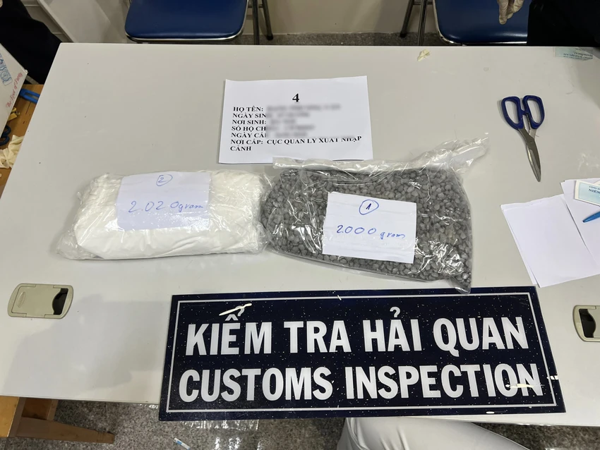 4 nữ tiếp viên liên quan hiện đã được thả tự do tuy nhiên vẫn đang bị điều tra. Ảnh: HT 4 nữ tiếp viên liên quan hiện đã được thả tự do tuy nhiên vẫn đang bị điều tra. Ảnh: HT